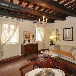 Il Loggiato , Cortona Italy